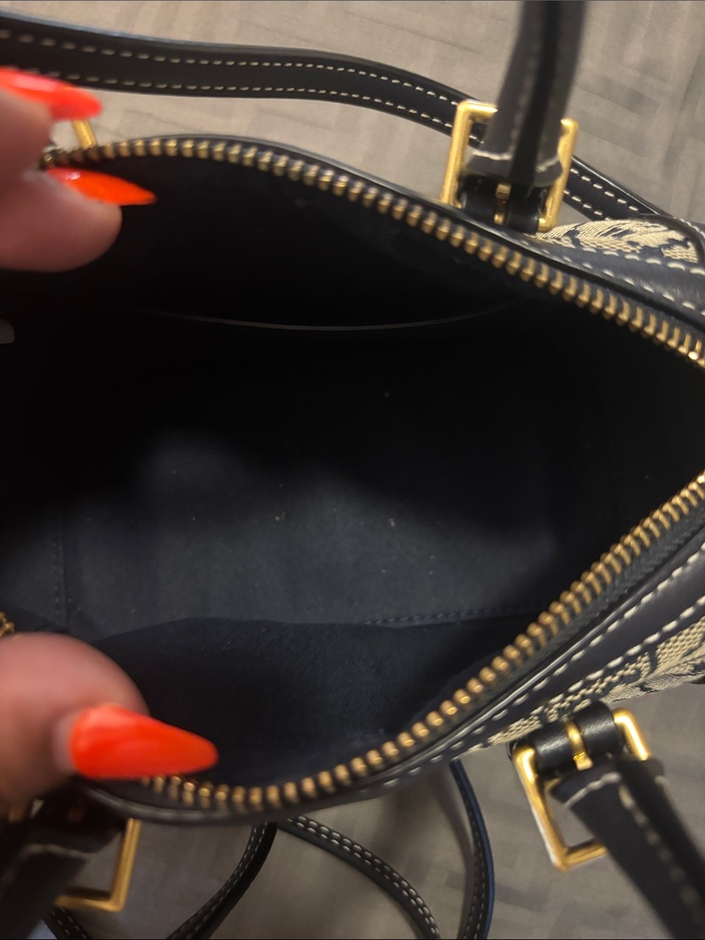 Tory Burch Navy Petite Barrel - Picture 6 of 8